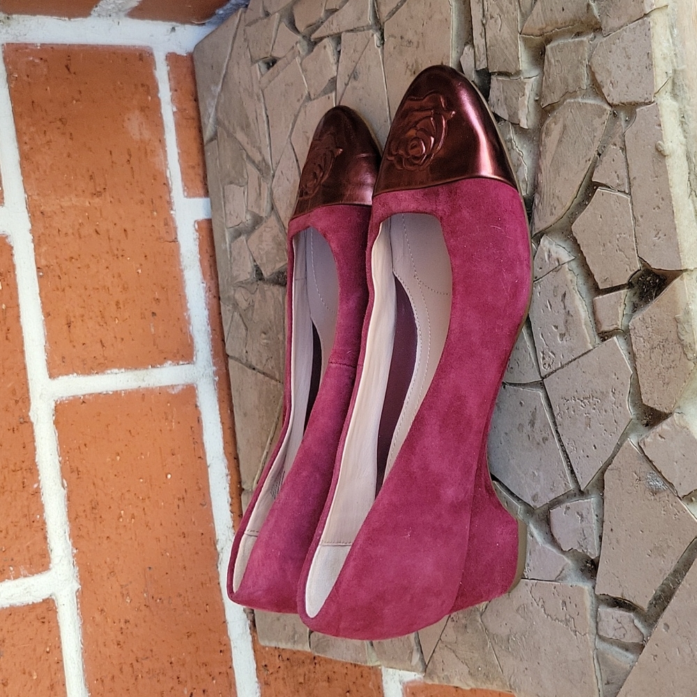 Taryn Rose Babe Flats Metallic Detail 7 - Picture 4 of 5